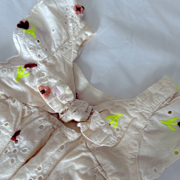 Zara Kids Size 3-4 years Cream Short sleeve Embroidered Top with floral print - Picture 4 of 5